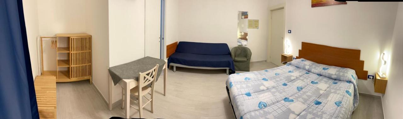B&B Del Corso - Affittacamere Giulianova Eksteriør bilde